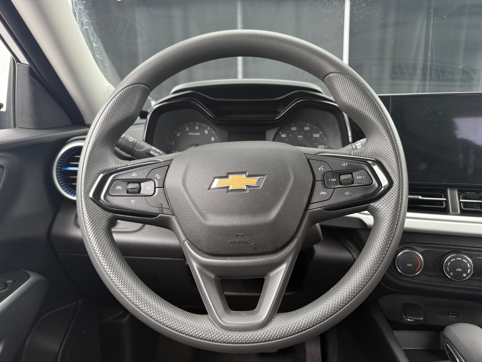 Thumbnail: 2025 Chevrolet Trax - 5