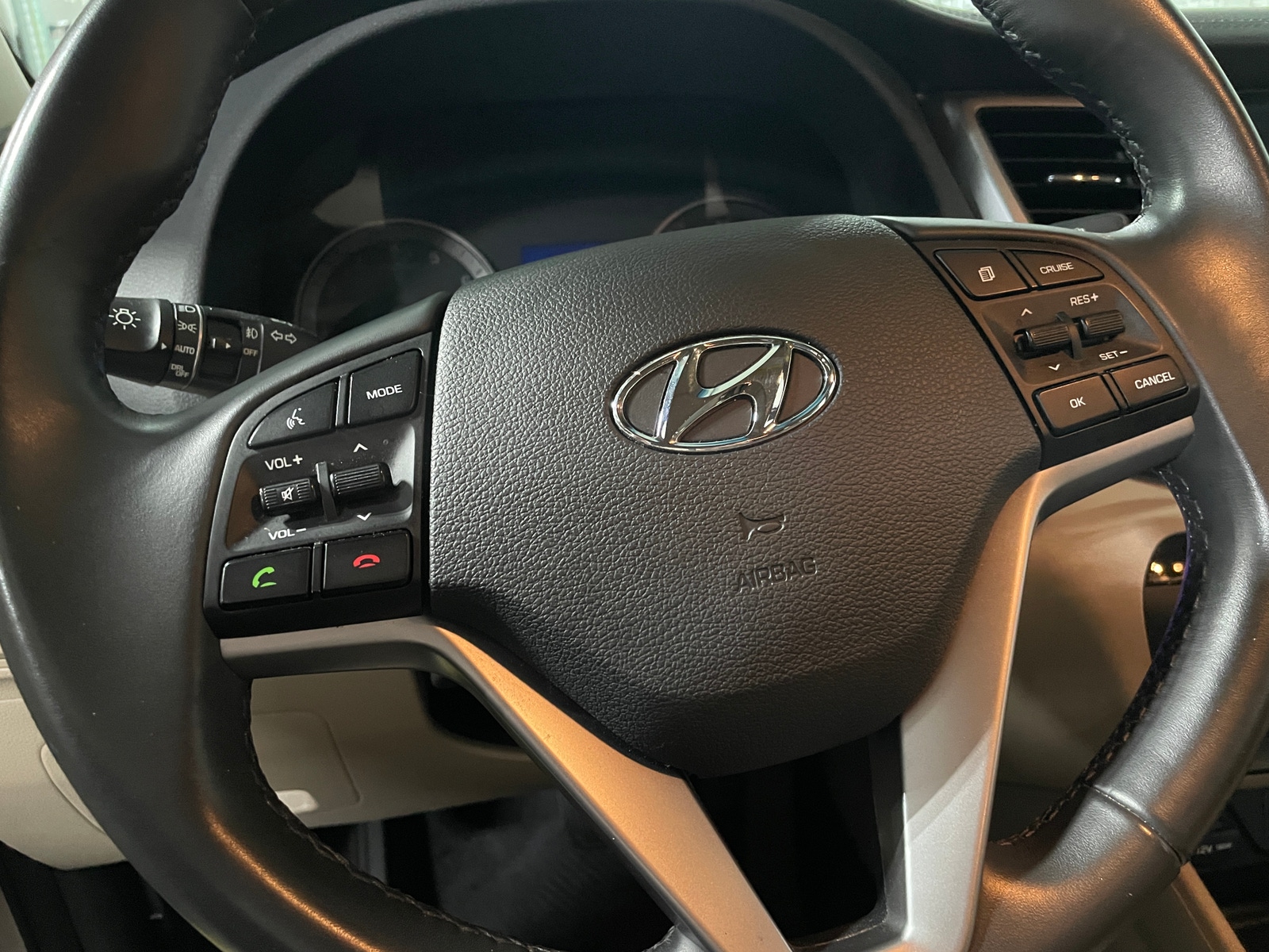 Thumbnail: 2017 Hyundai Tucson - 4