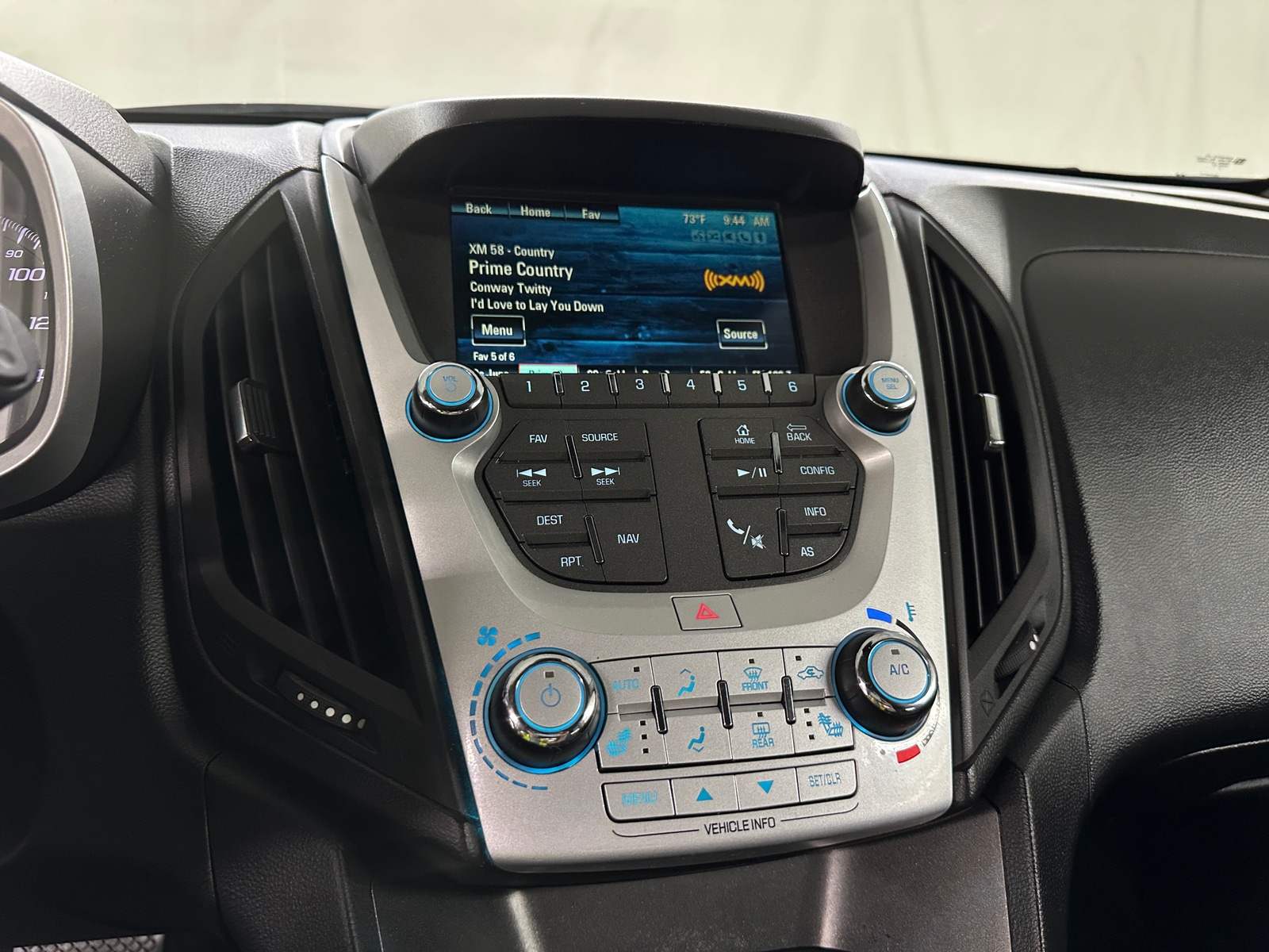 Thumbnail: 2016 Chevrolet Equinox - 4