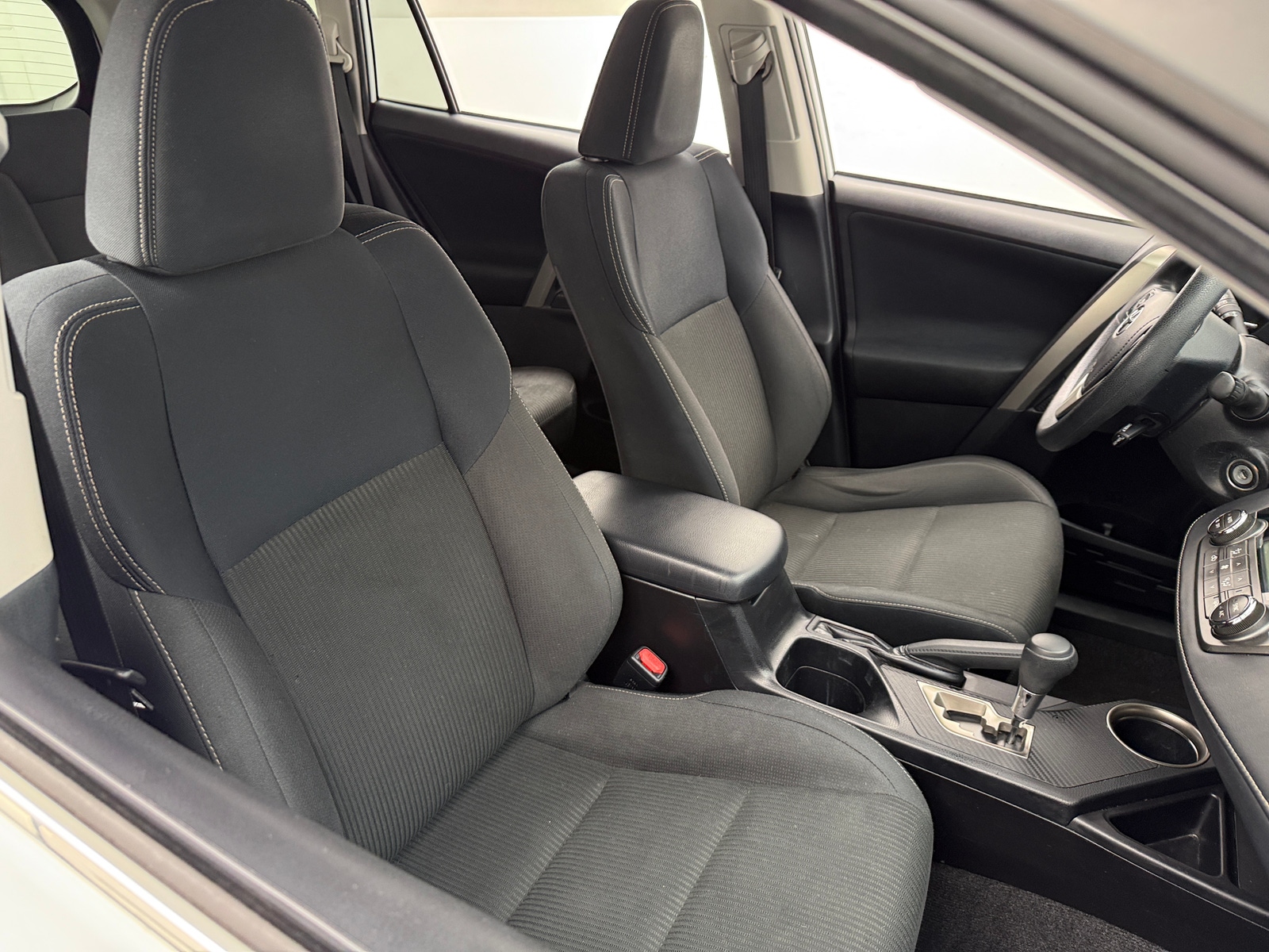 Thumbnail: 2015 Toyota RAV4 - 2
