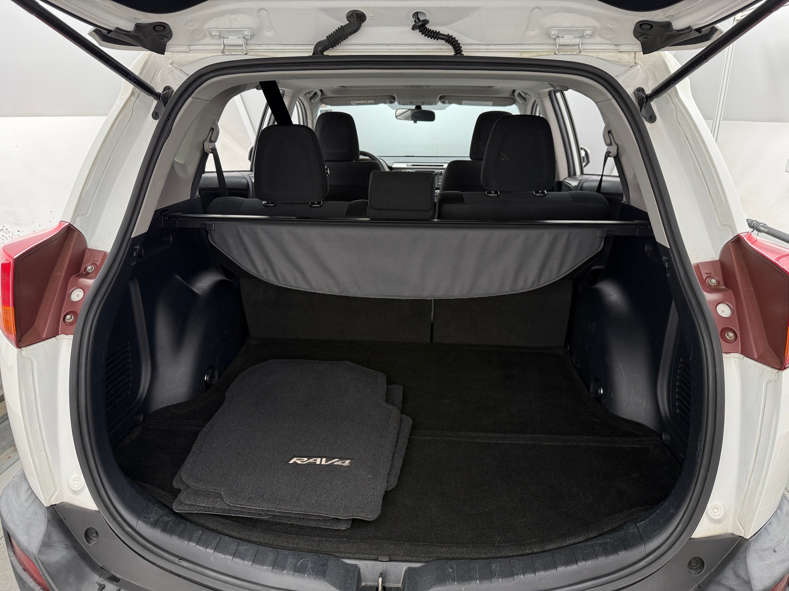Thumbnail: 2015 Toyota RAV4 - 7