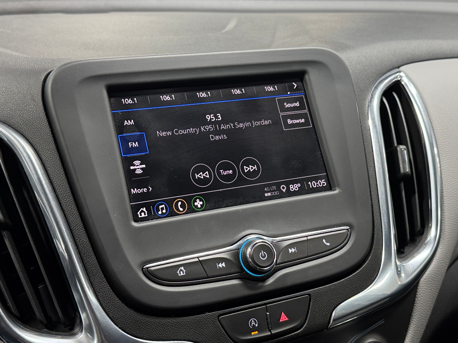 Thumbnail: 2023 Chevrolet Equinox - 4