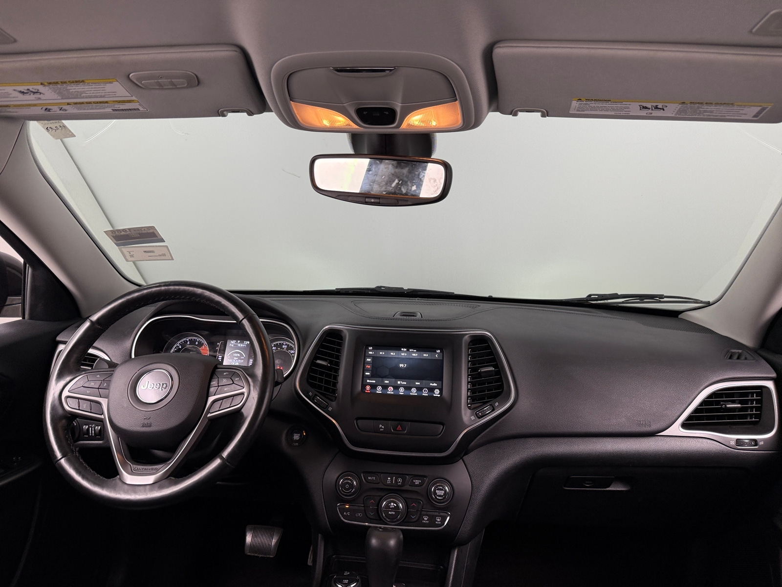 Thumbnail: 2019 Jeep Cherokee - 3