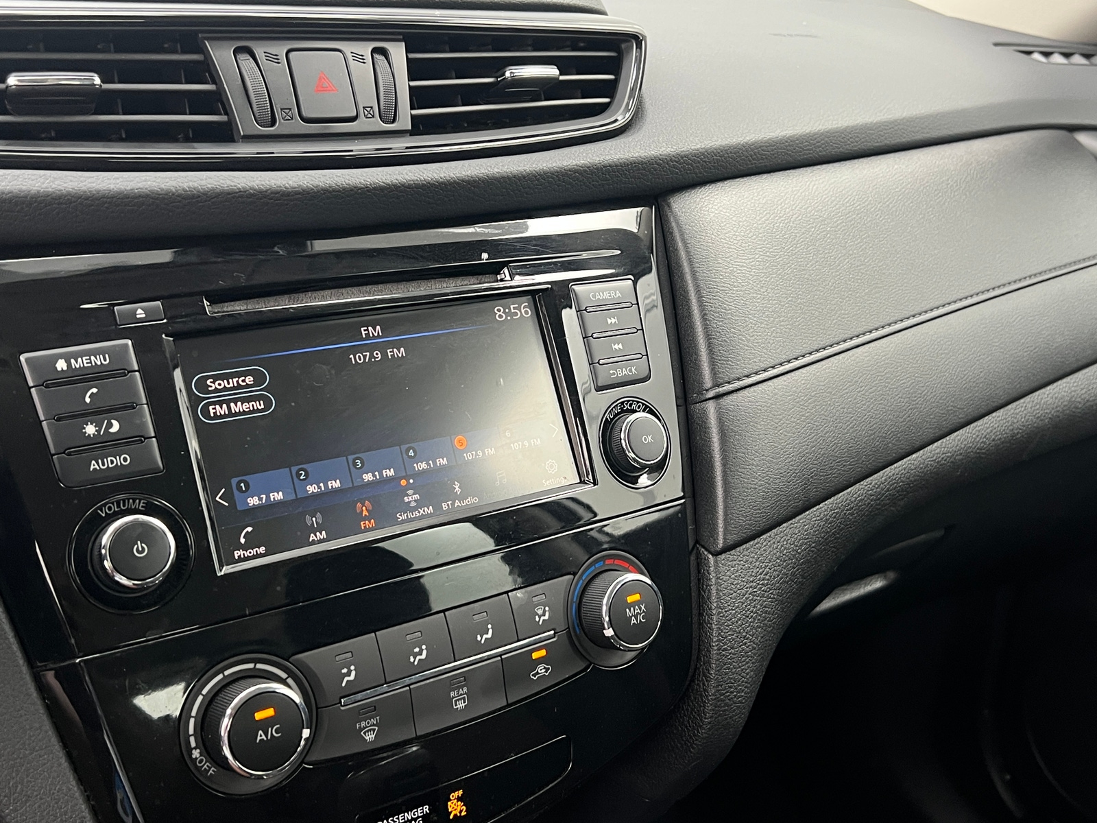 Thumbnail: 2019 Nissan Rogue - 4
