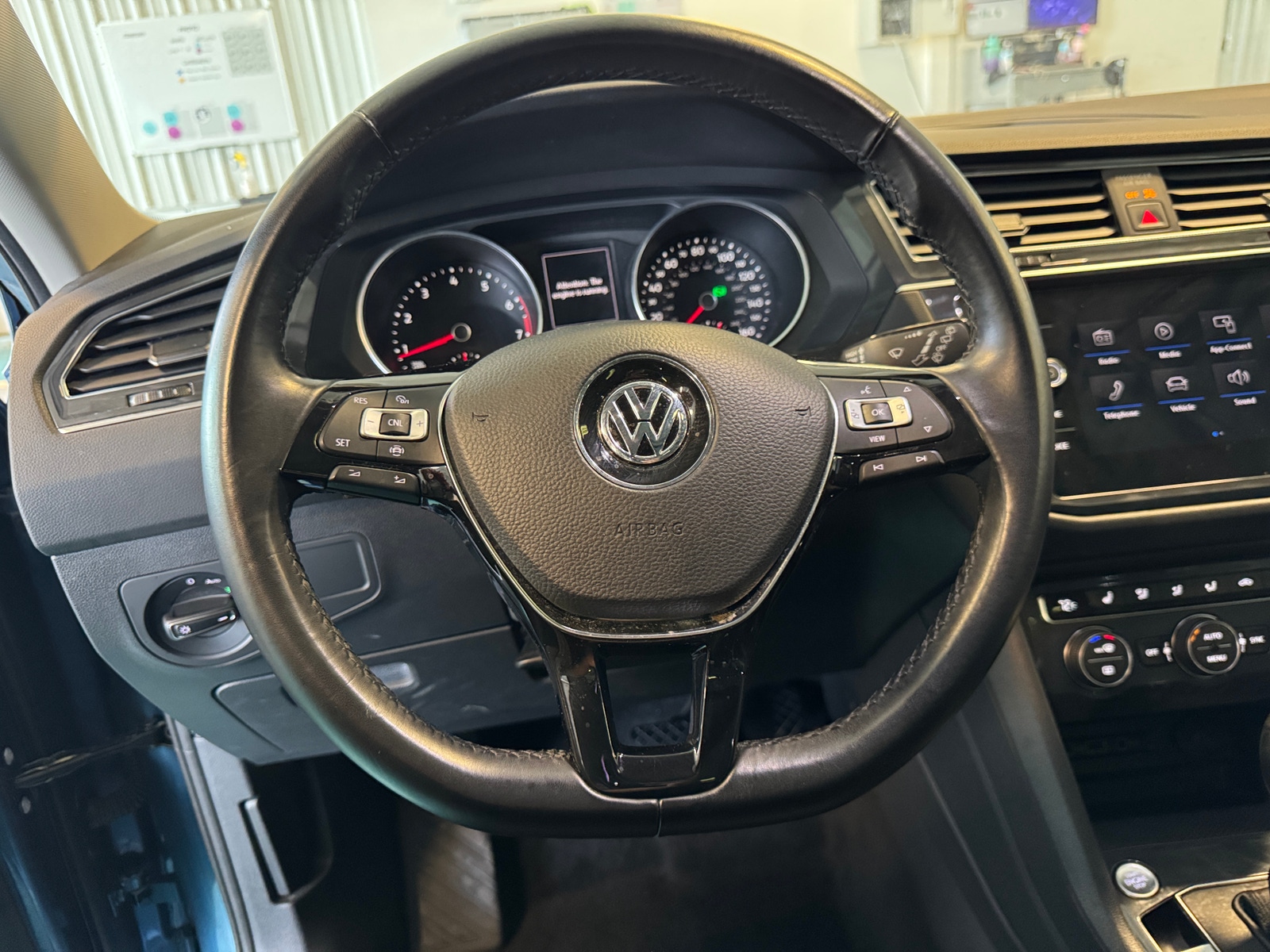 Thumbnail: 2019 Volkswagen Tiguan - 4