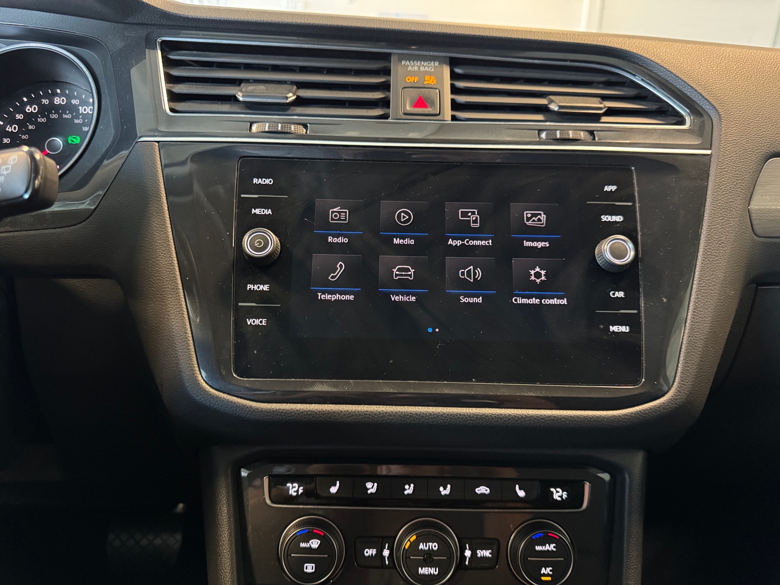 Thumbnail: 2019 Volkswagen Tiguan - 3