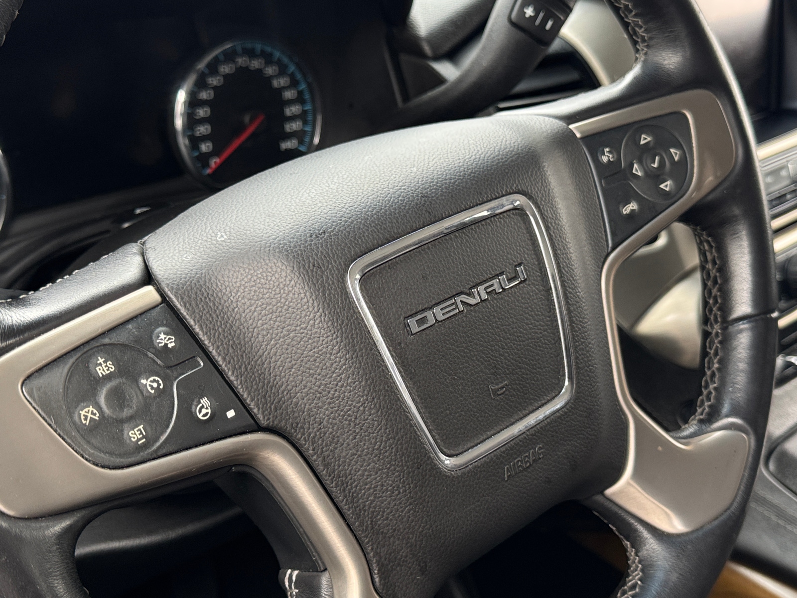 Thumbnail: 2020 GMC Yukon XL - 4
