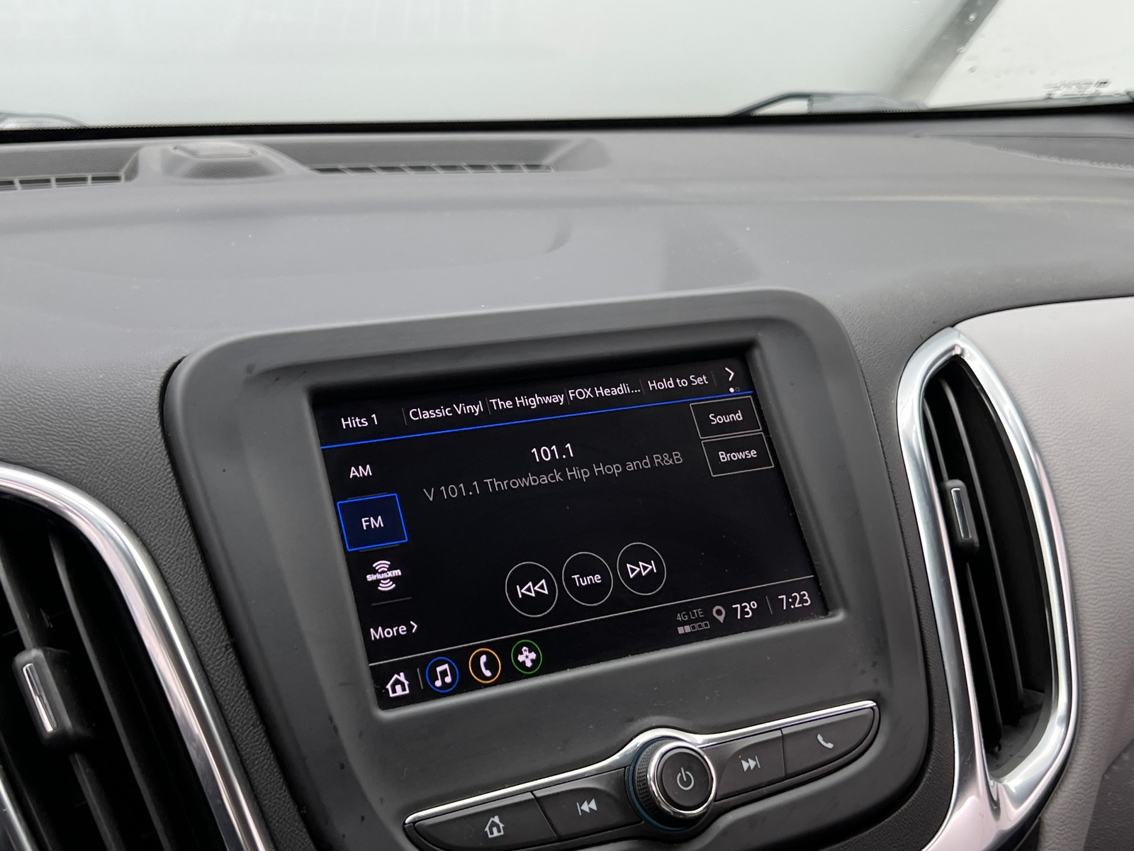 Thumbnail: 2023 Chevrolet Equinox - 4