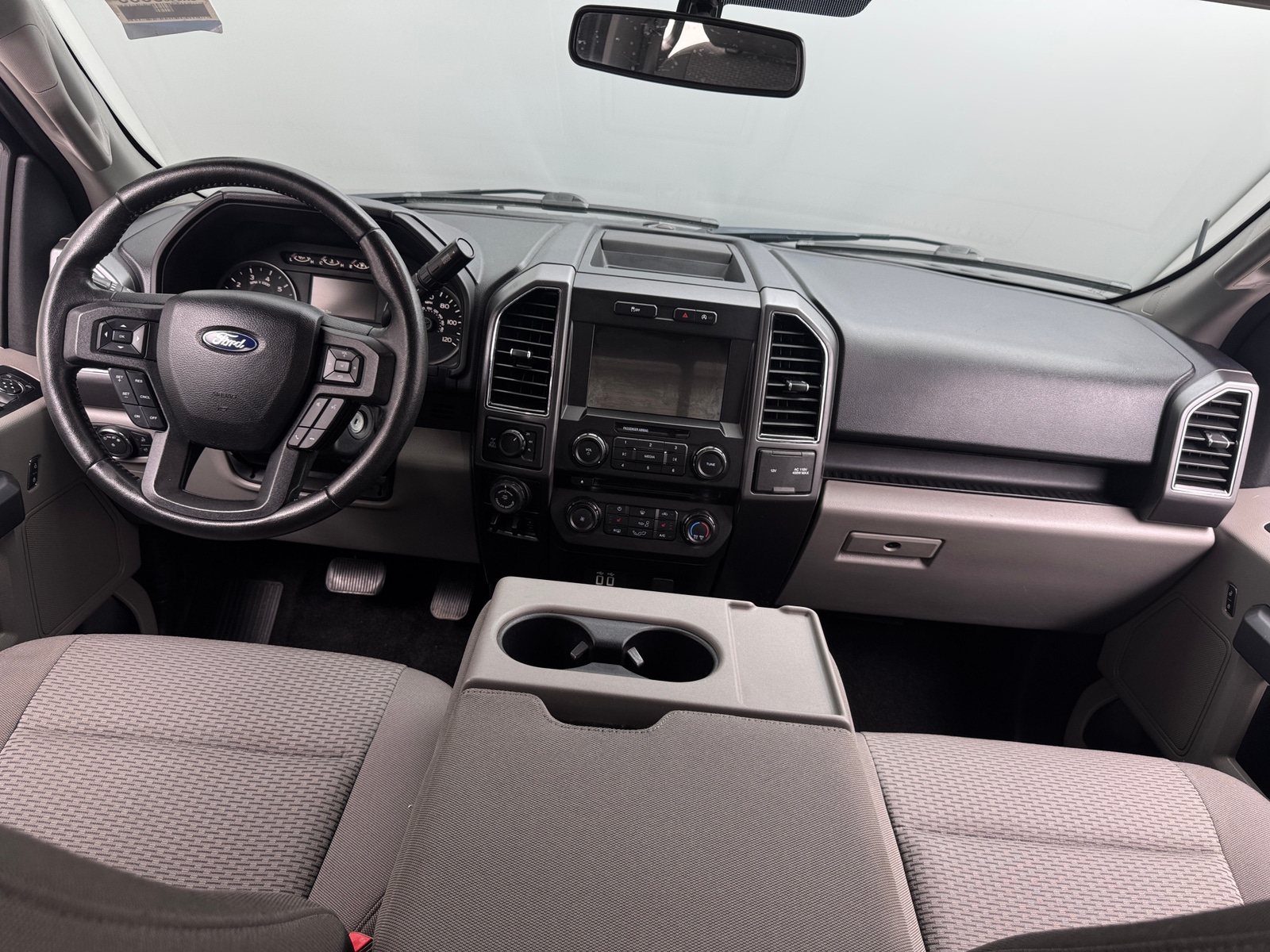 Thumbnail: 2018 Ford Econoline - 3