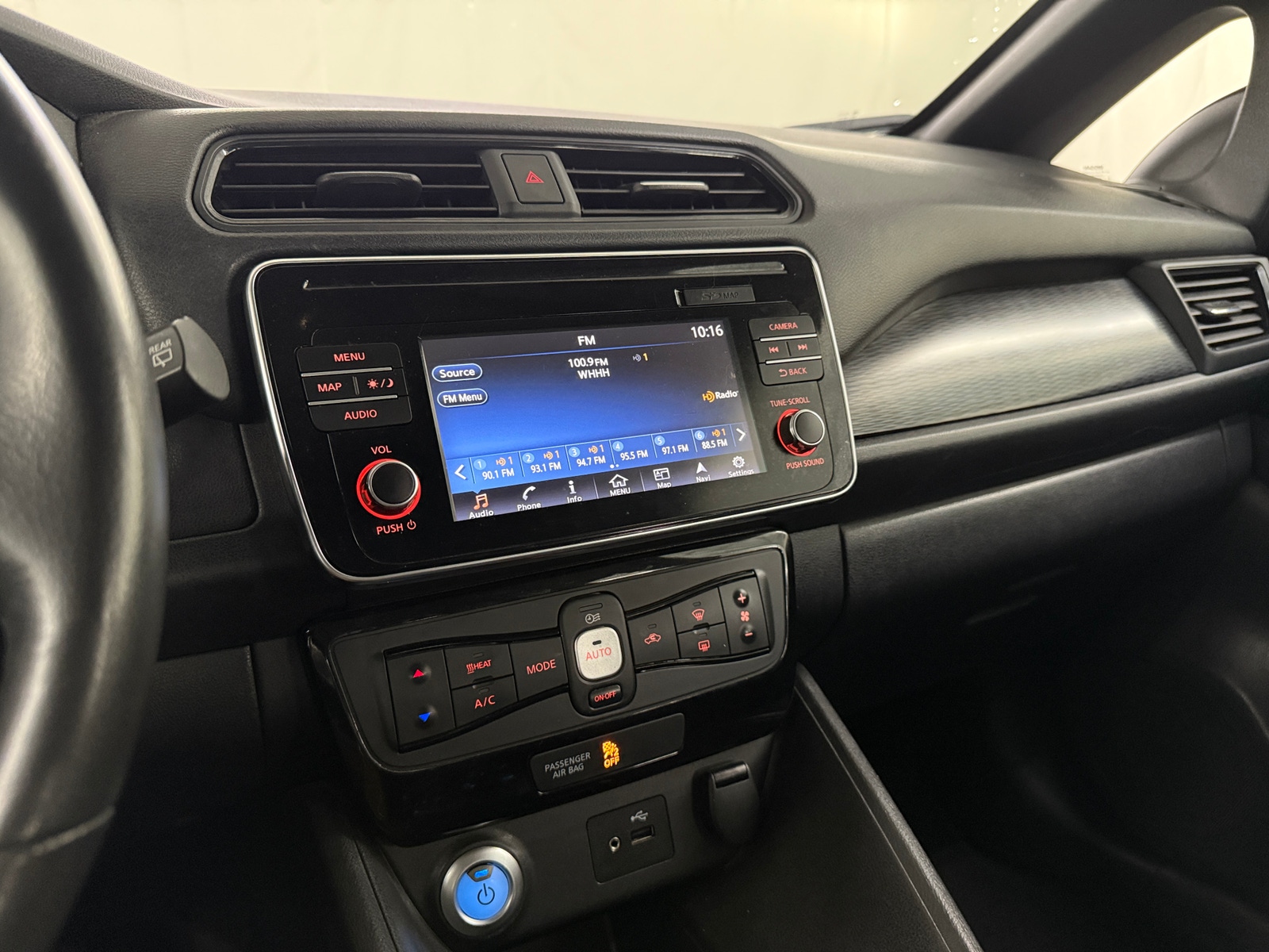 Thumbnail: 2019 Nissan Leaf - 4