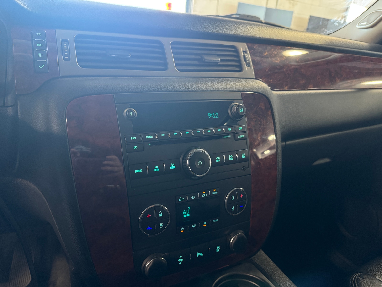 Thumbnail: 2013 Chevrolet Tahoe - 3