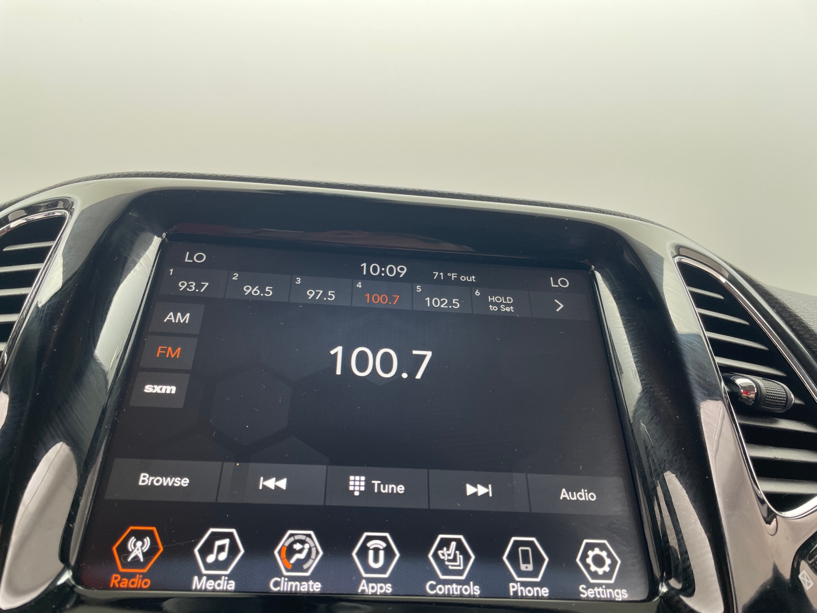Thumbnail: 2018 Jeep Compass - 3