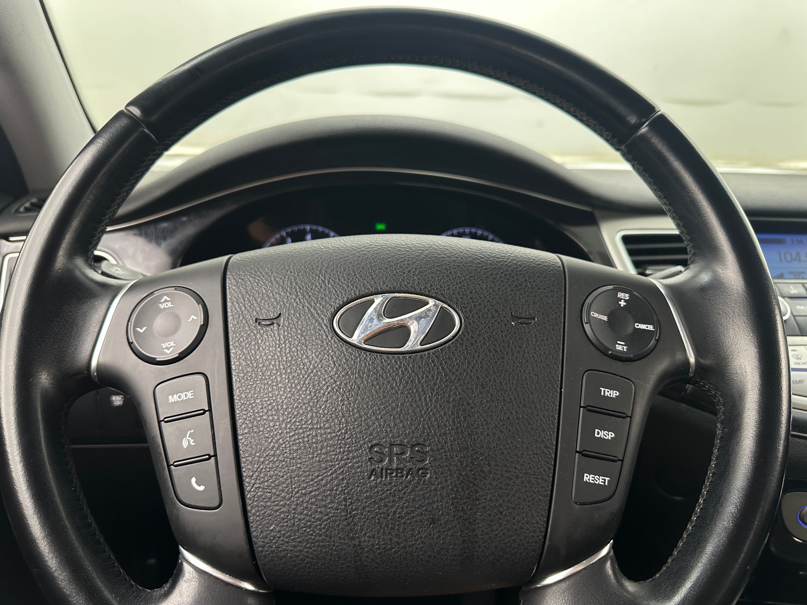 Thumbnail: 2014 Hyundai Genesis - 4