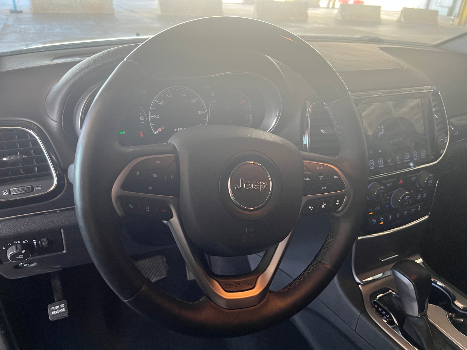 Thumbnail: 2019 Jeep Grand Cherokee - 4
