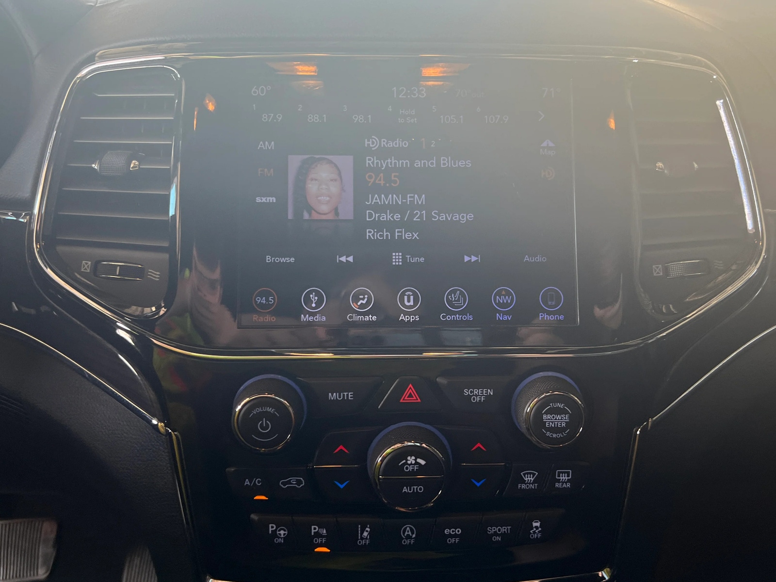 Thumbnail: 2019 Jeep Grand Cherokee - 3
