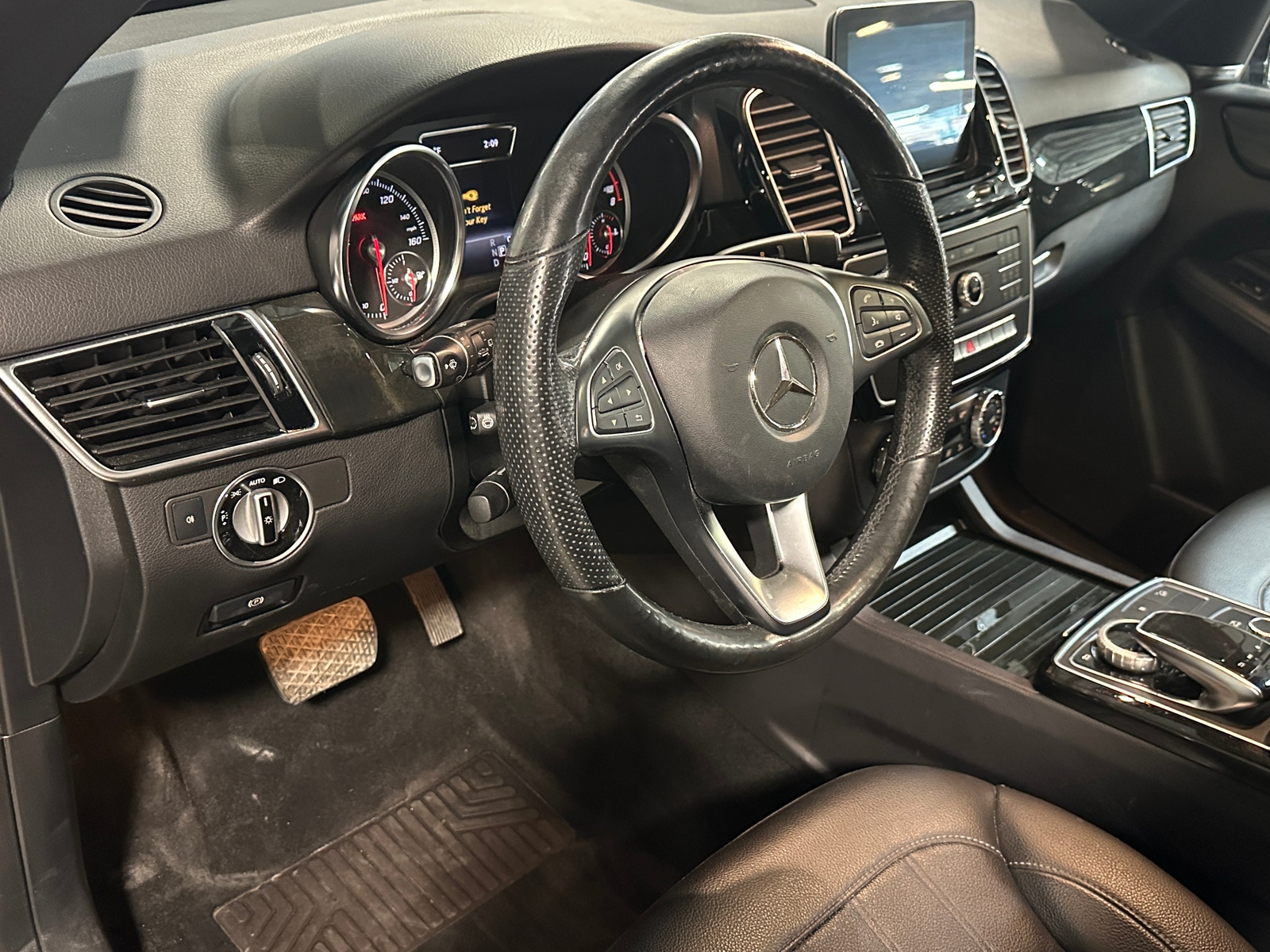 Thumbnail: 2017 Mercedes-Benz GLE - 2