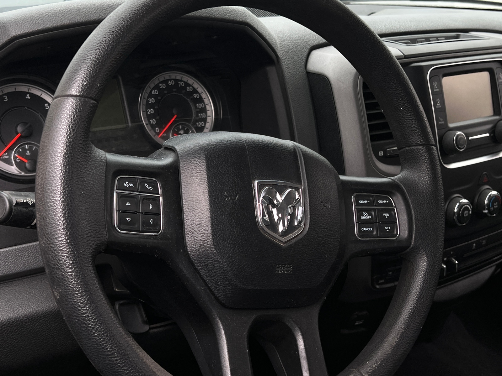 Thumbnail: 2019 RAM 1500 Classic - 4