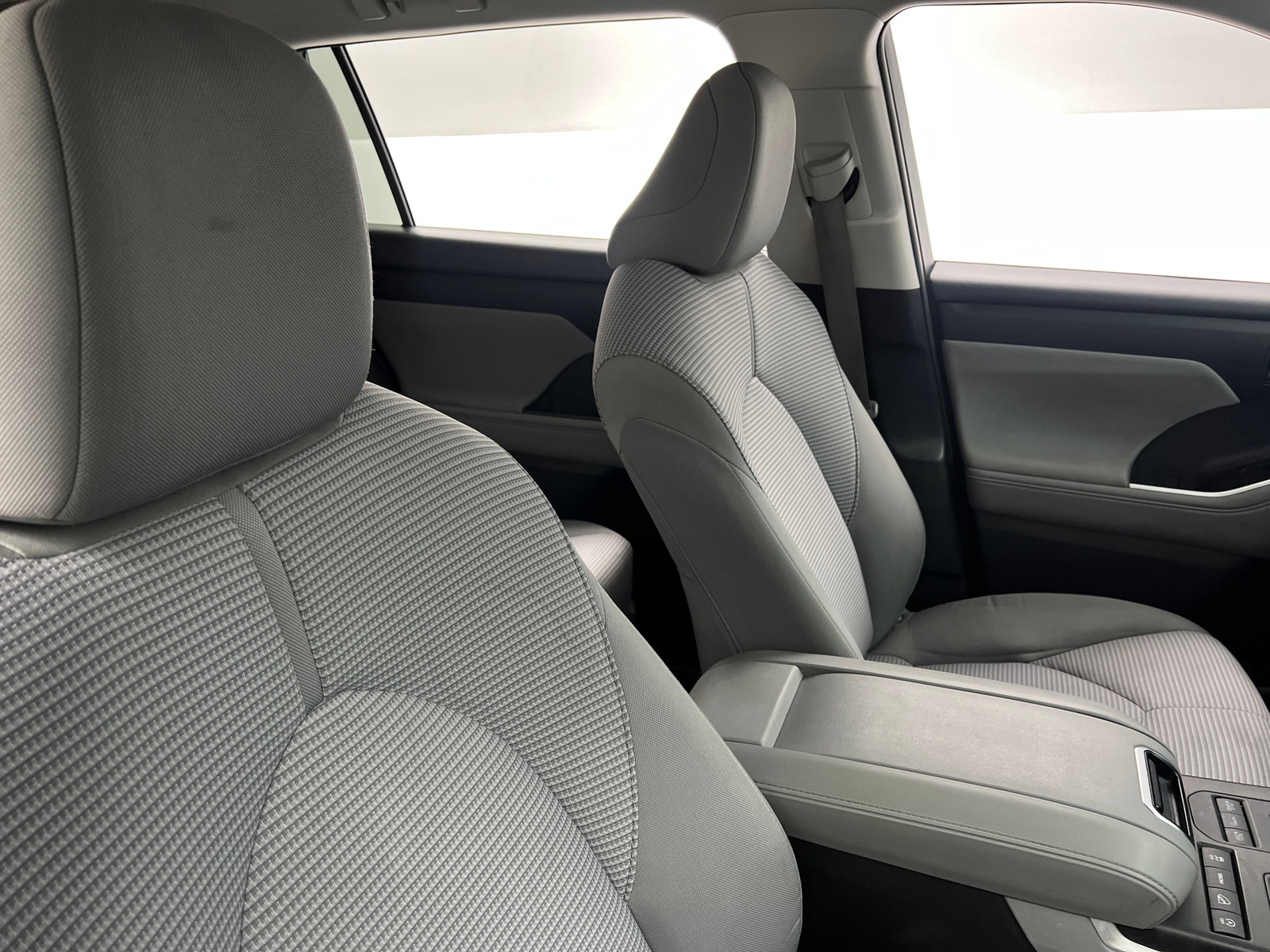 Thumbnail: 2021 Toyota Highlander - 2