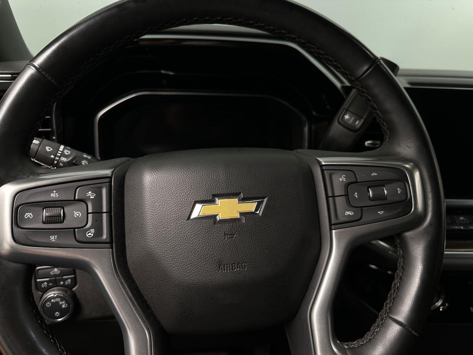 Thumbnail: 2023 Chevrolet Silverado 1500 - 5