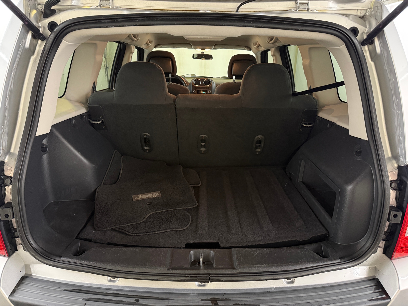 Thumbnail: 2011 Jeep Patriot - 7