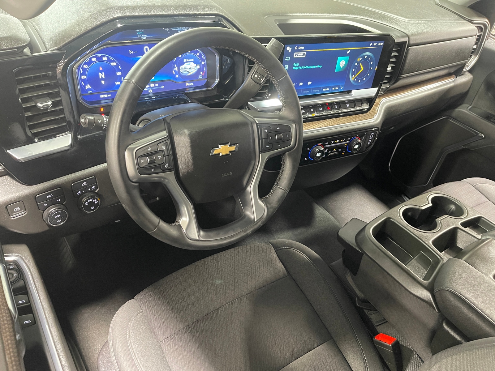 Thumbnail: 2023 Chevrolet Silverado 1500 - 3