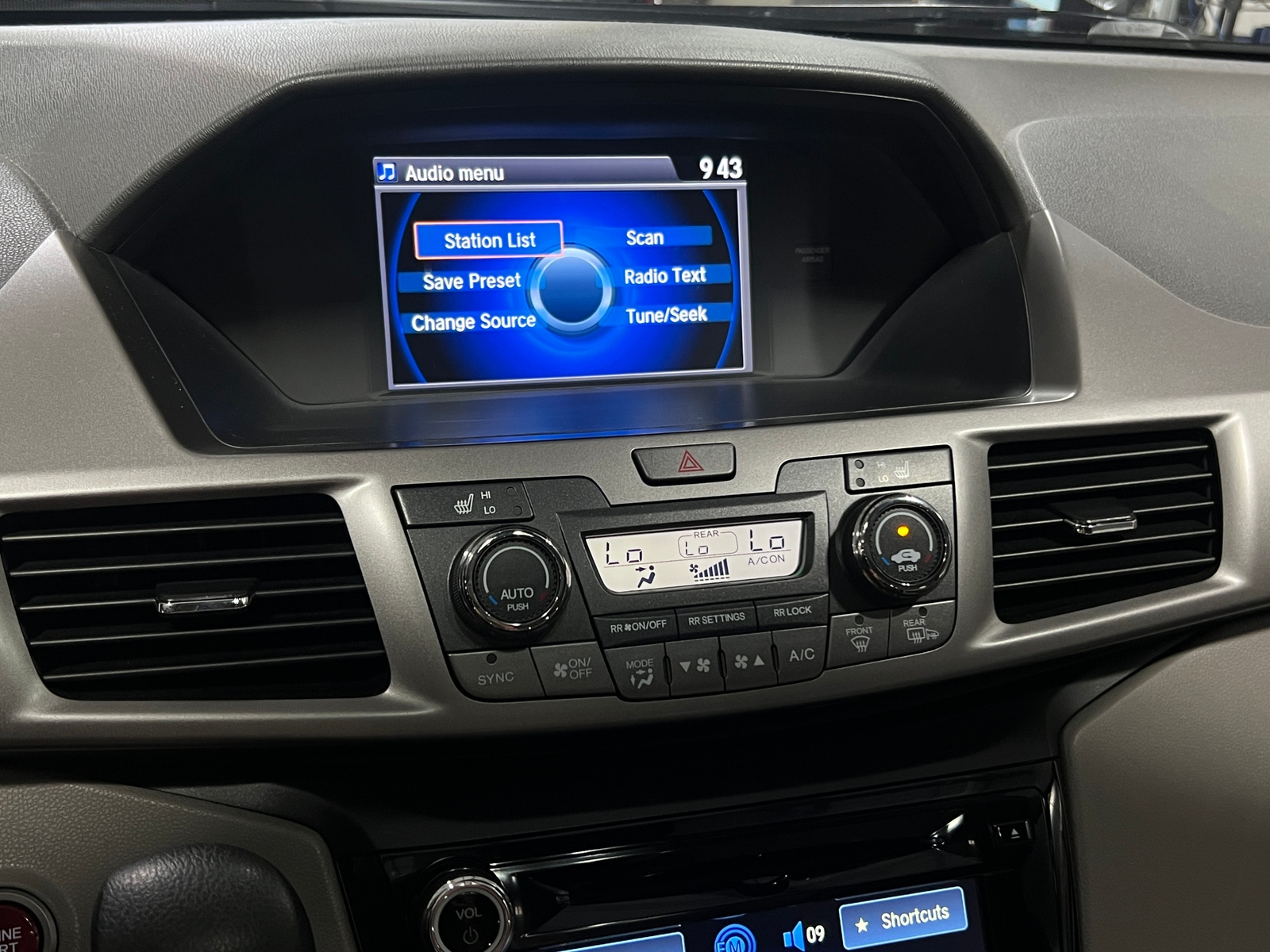 Thumbnail: 2016 Honda Odyssey - 3