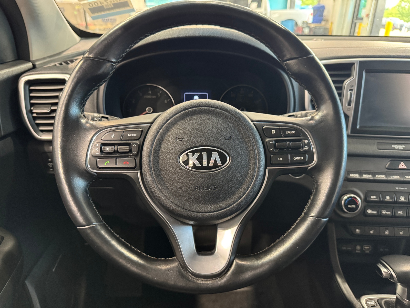 Thumbnail: 2017 Kia Sportage - 4
