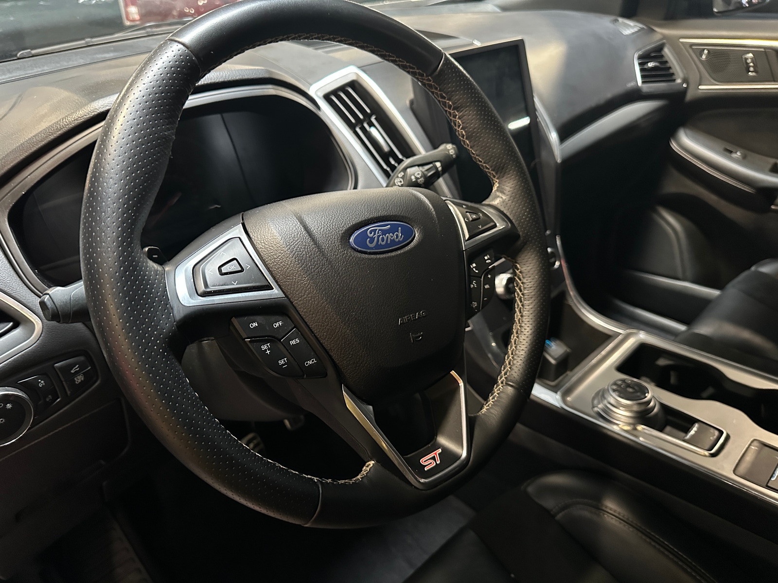 Thumbnail: 2023 Ford Edge - 2
