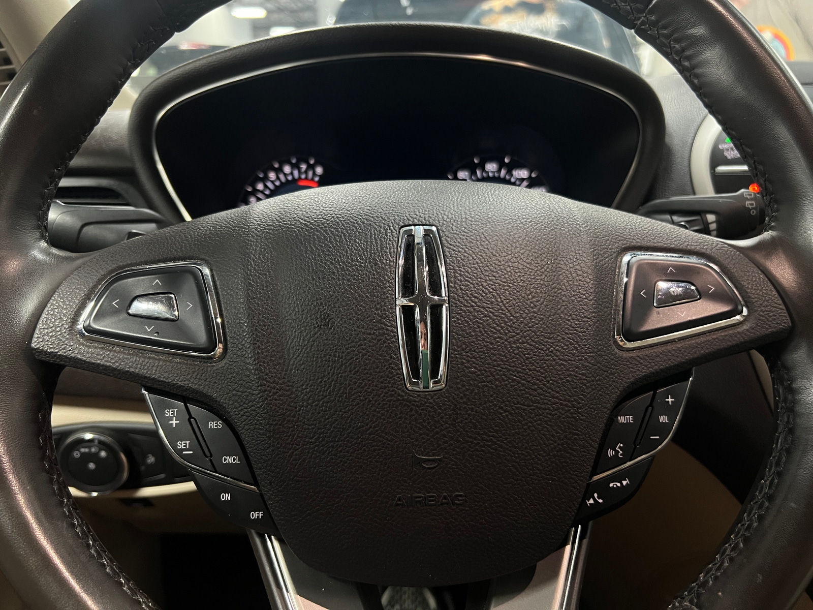 Thumbnail: 2018 Lincoln MKC - 4