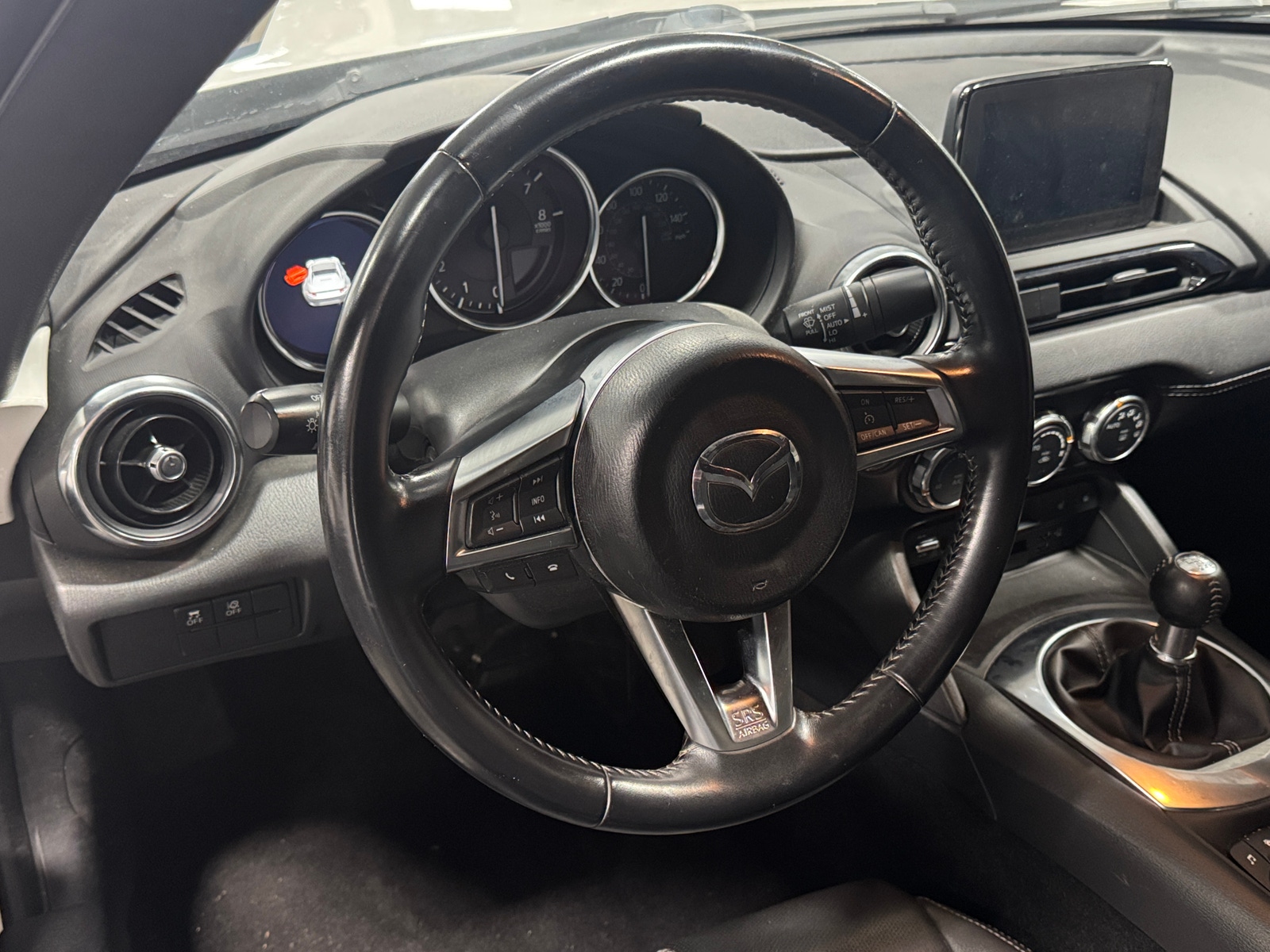 Thumbnail: 2020 Mazda MX-5 Miata - 4