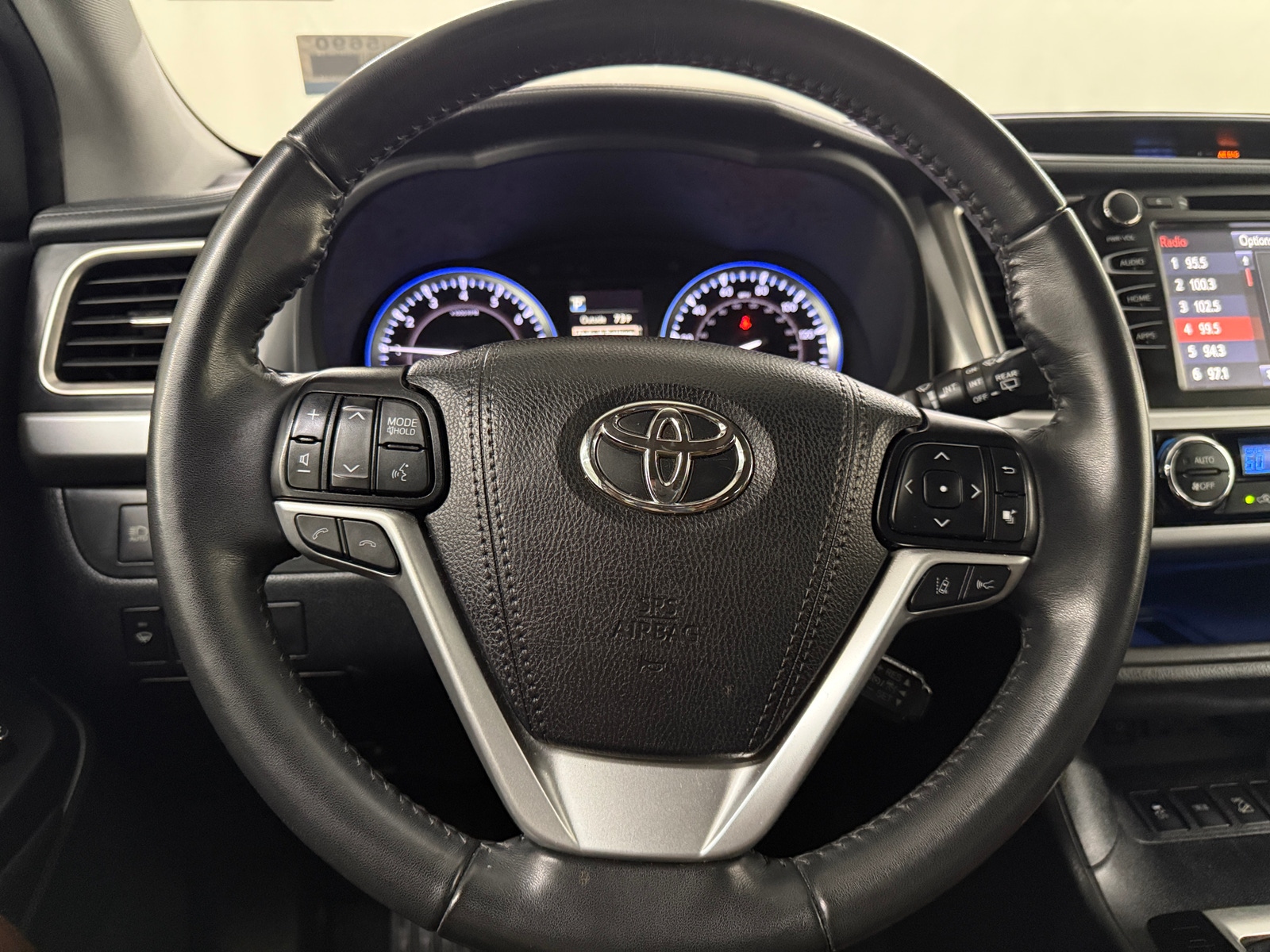 Thumbnail: 2019 Toyota Highlander - 5