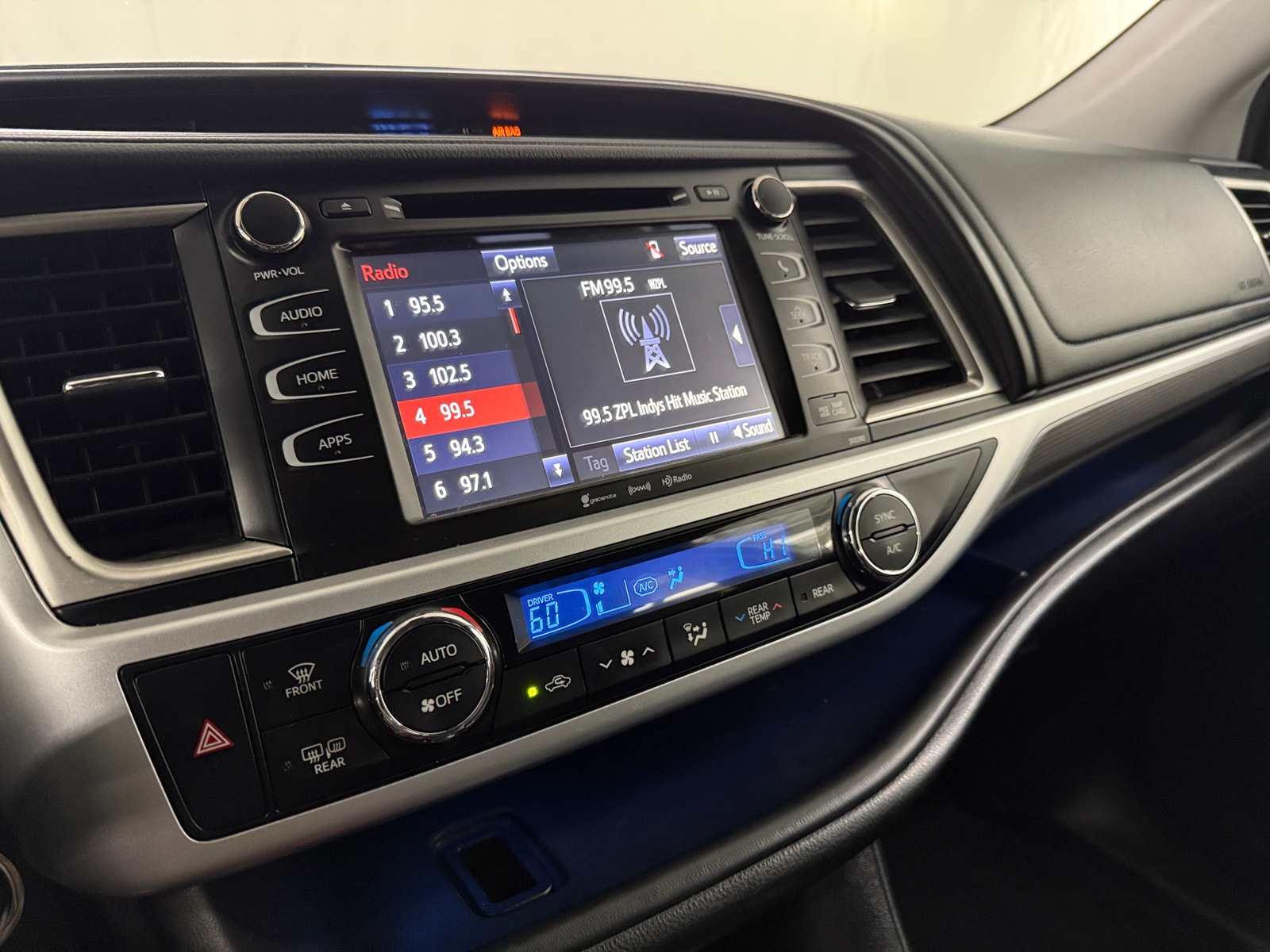 Thumbnail: 2019 Toyota Highlander - 4