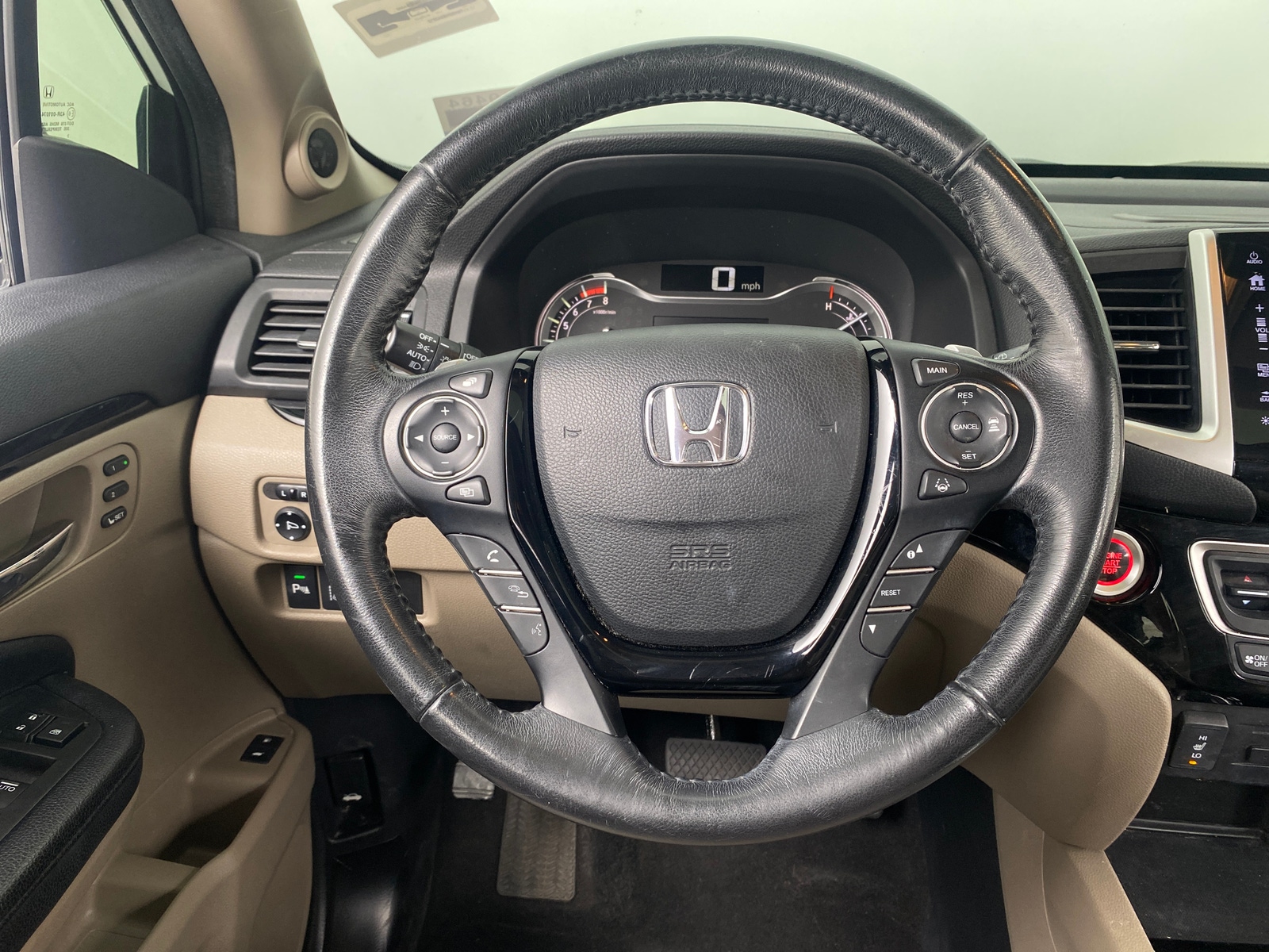 Thumbnail: 2017 Honda Pilot - 4