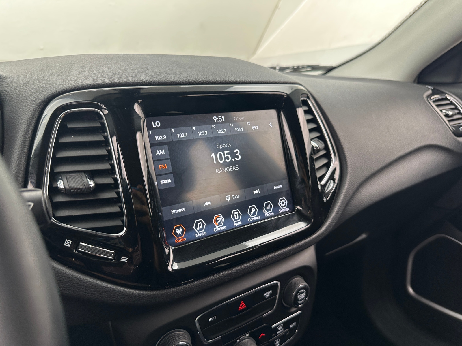 Thumbnail: 2018 Jeep Compass - 3