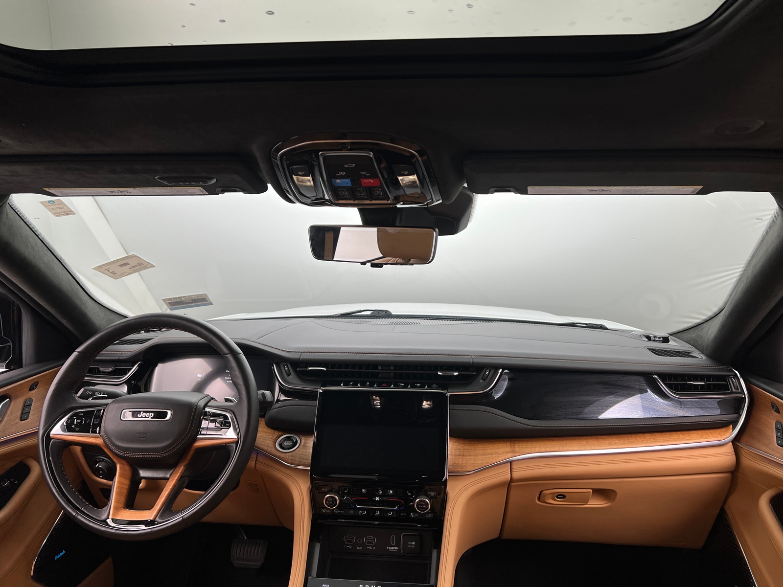 Thumbnail: 2023 Jeep Grand Cherokee L - 2