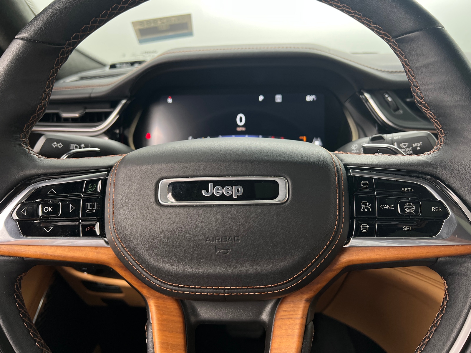 Thumbnail: 2023 Jeep Grand Cherokee L - 4