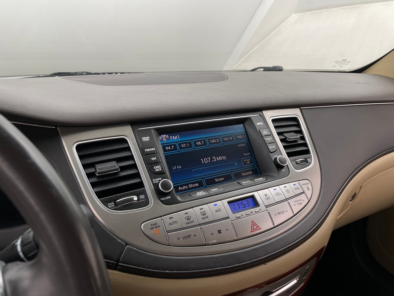 Thumbnail: 2013 Hyundai Genesis - 3