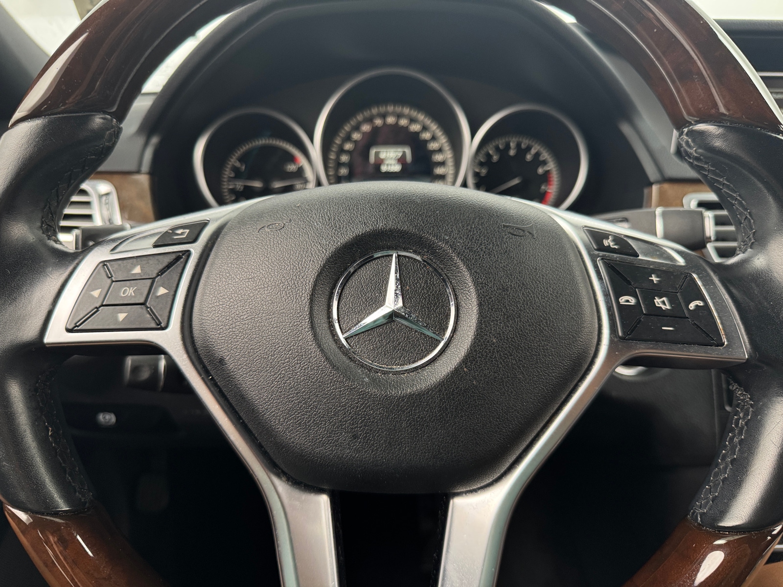 Thumbnail: 2016 Mercedes-Benz E-Class - 4