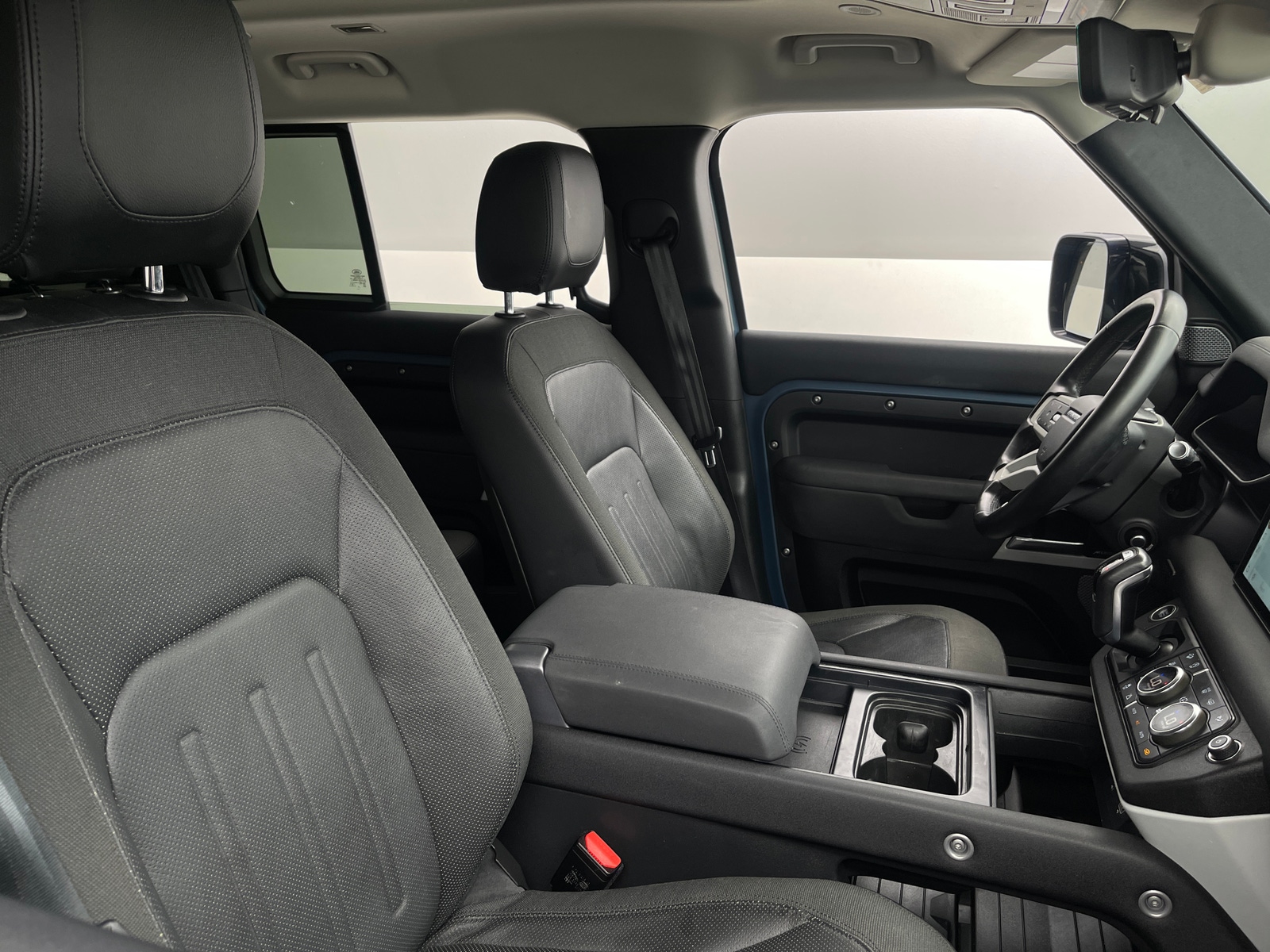 Thumbnail: 2020 Land Rover Defender - 2
