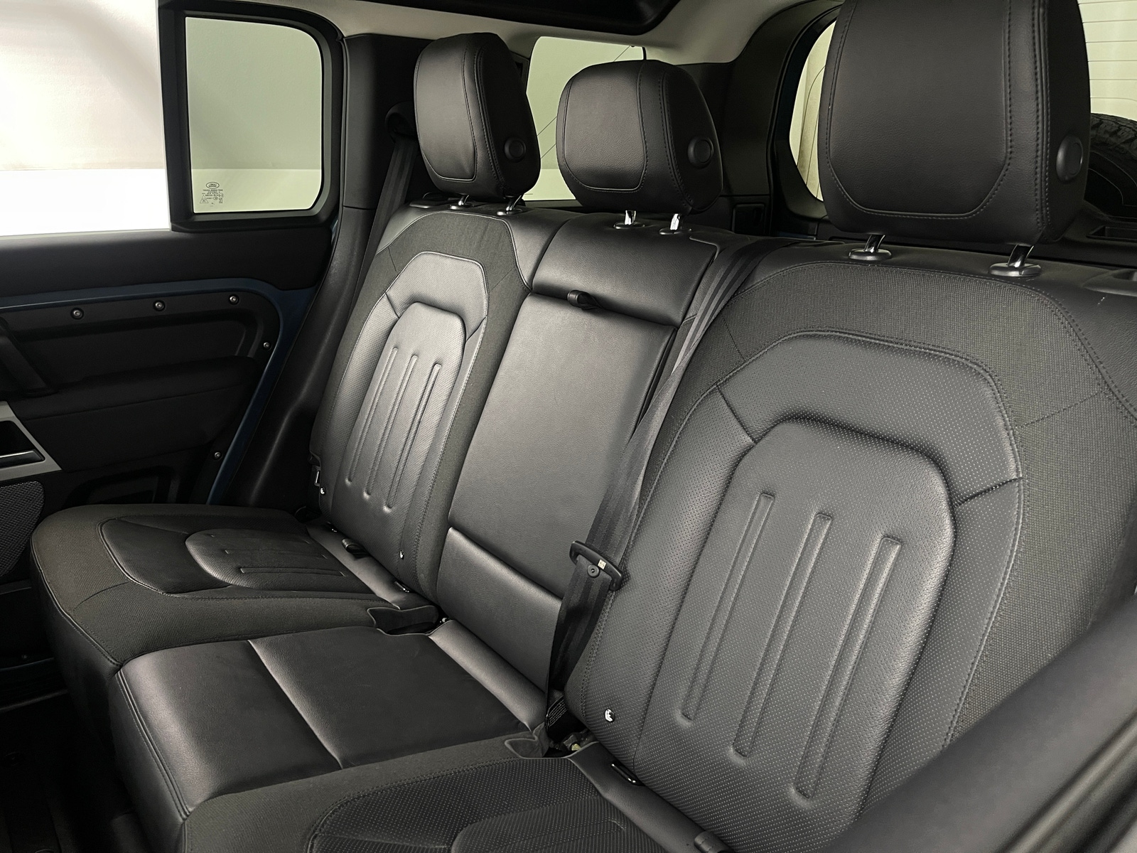 Thumbnail: 2020 Land Rover Defender - 6