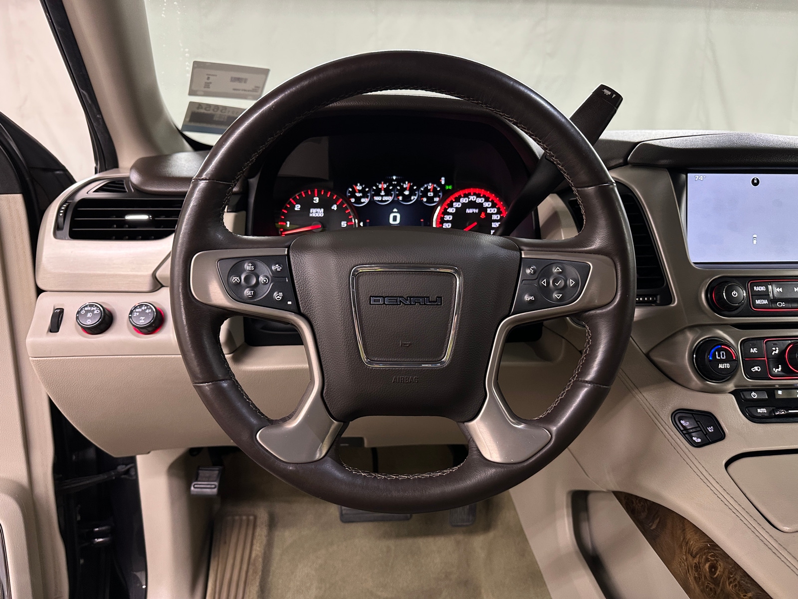 Thumbnail: 2015 GMC Yukon - 4