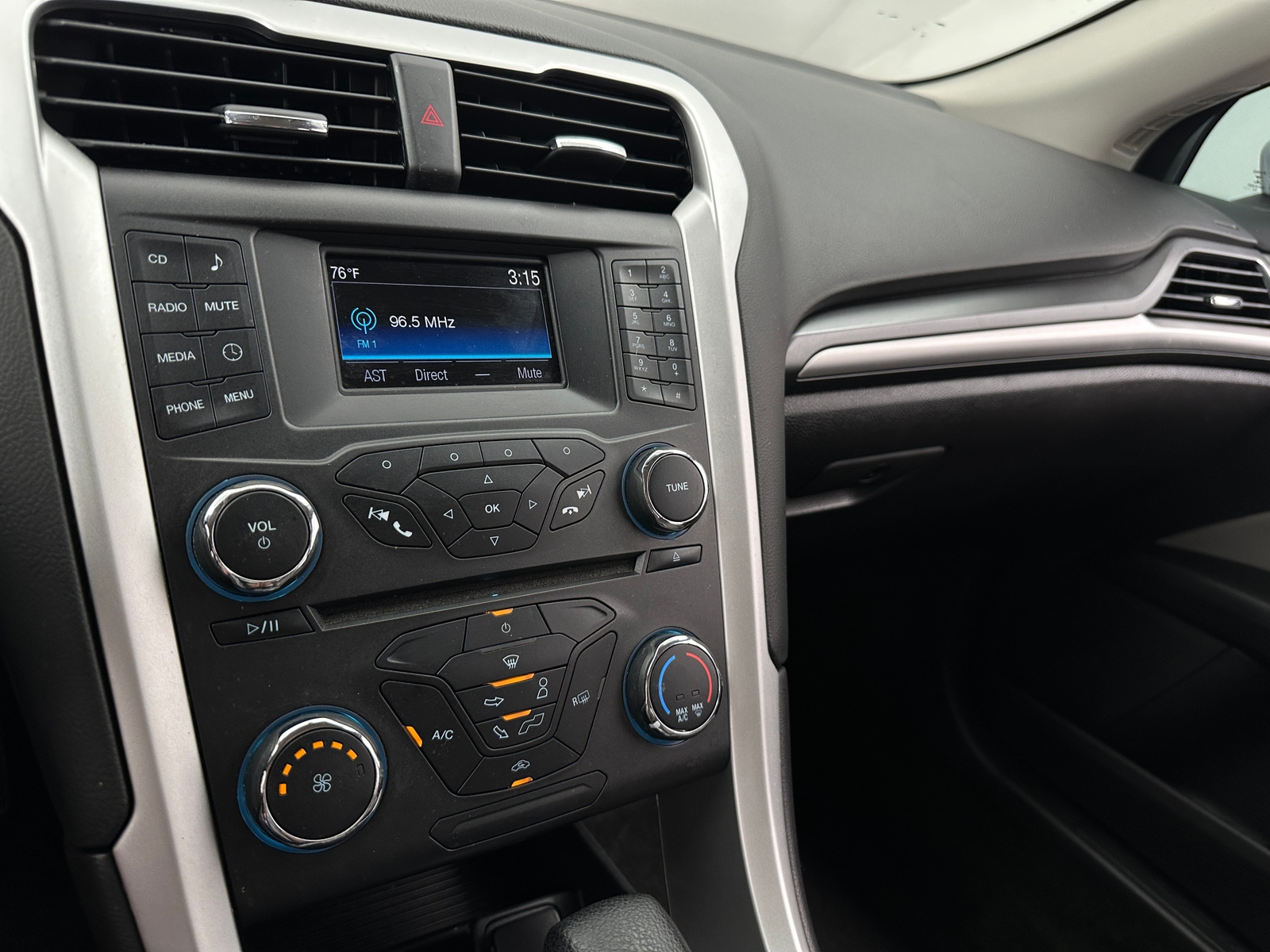 Thumbnail: 2016 Ford Fusion - 4
