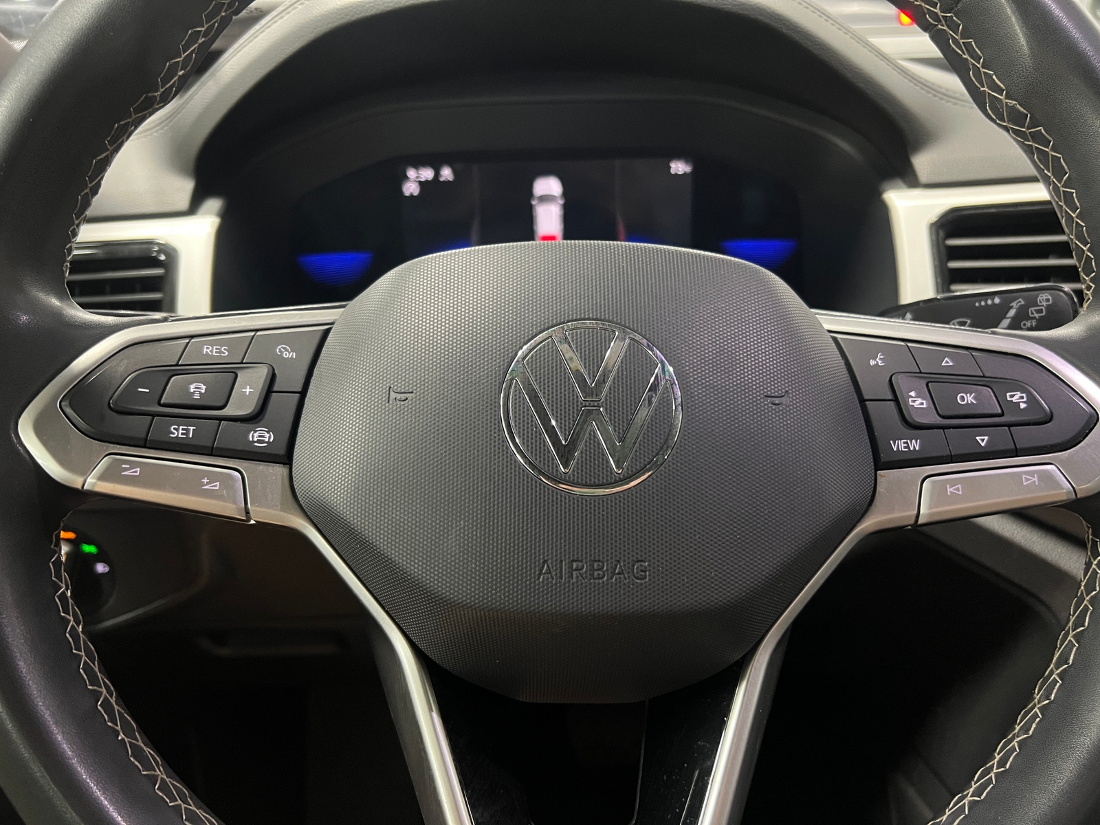 Thumbnail: 2022 Volkswagen Atlas - 4