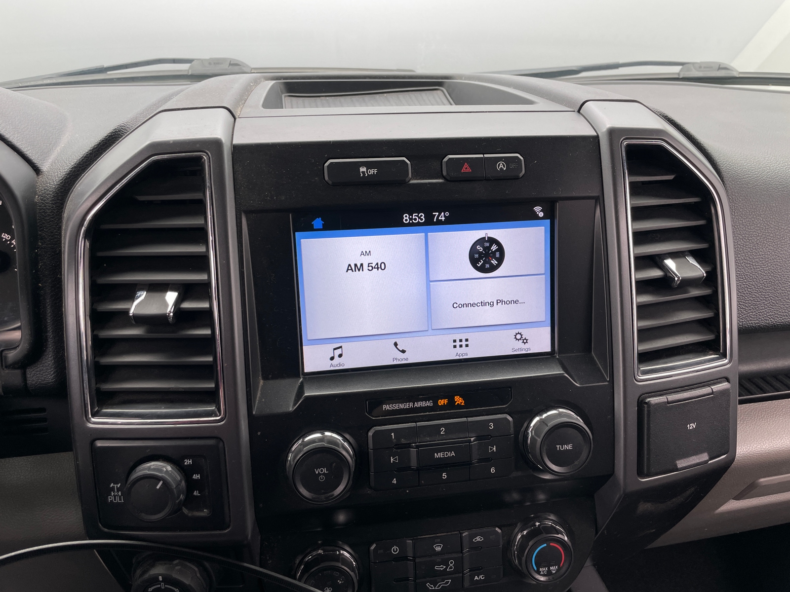 Thumbnail: 2019 Ford Econoline - 4