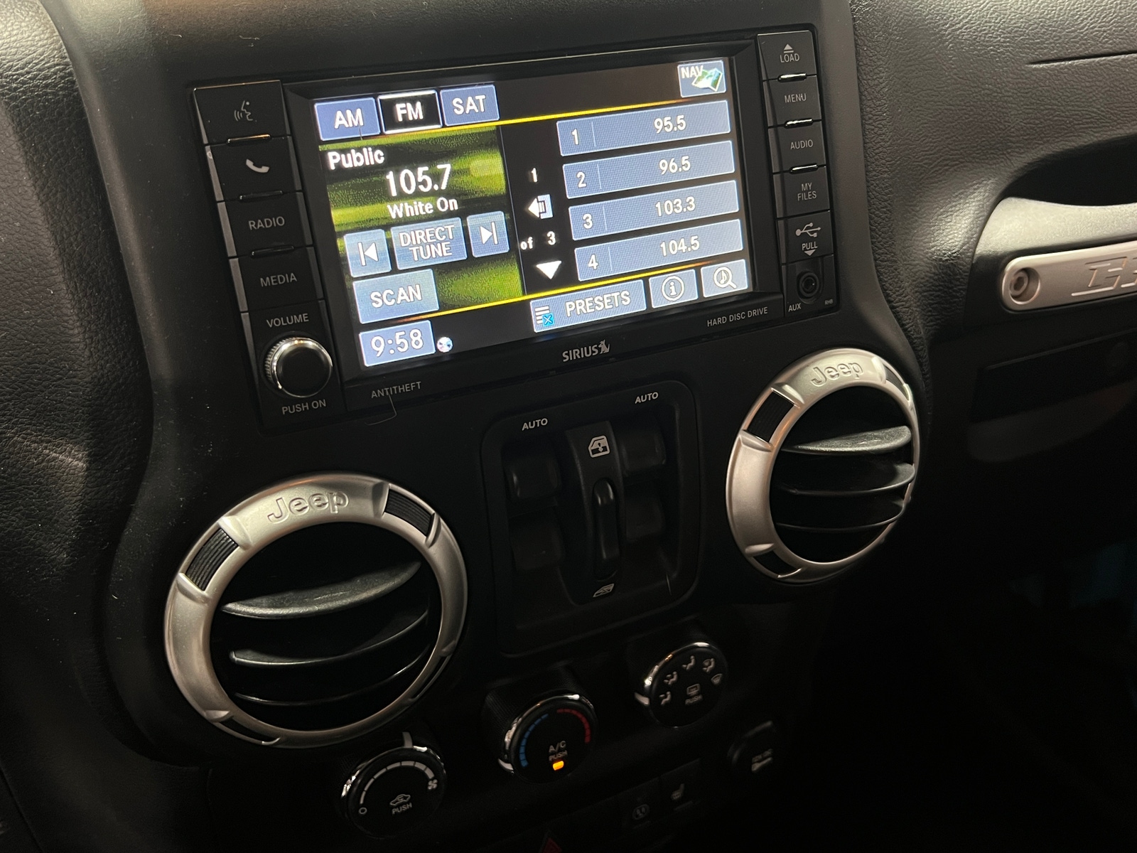 Thumbnail: 2017 Jeep Wrangler - 3