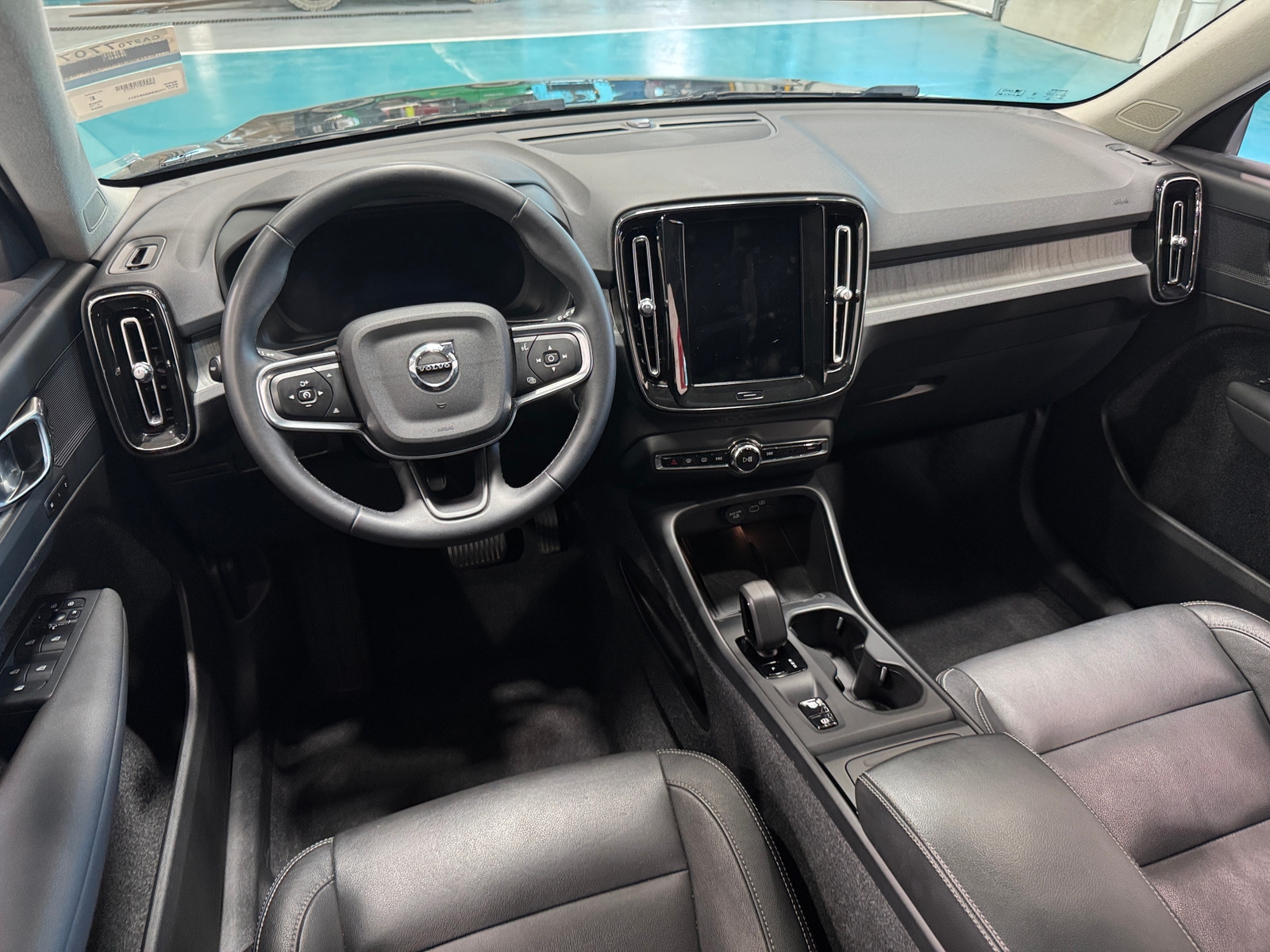 Thumbnail: 2024 Volvo XC40 - 3