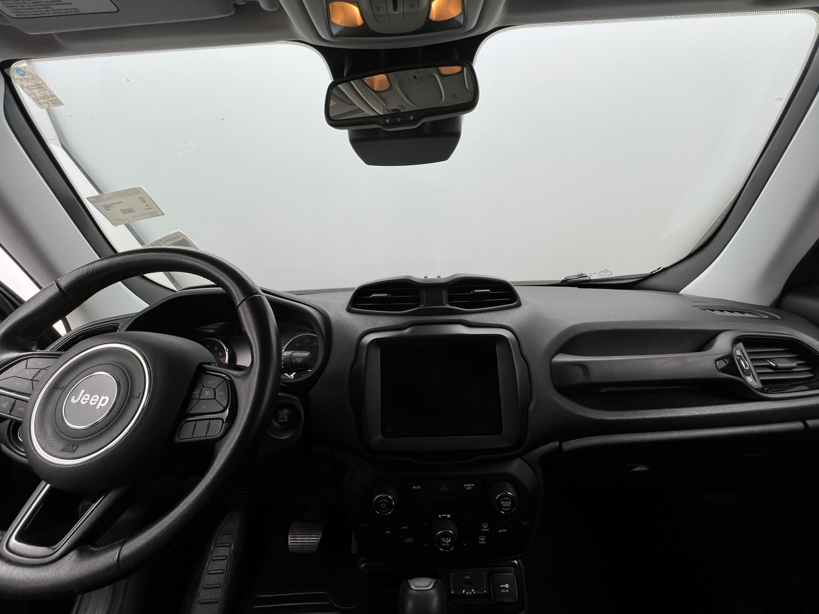 Thumbnail: 2018 Jeep Renegade - 3