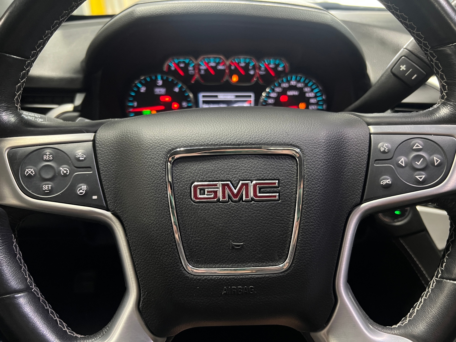 Thumbnail: 2020 GMC Yukon - 4