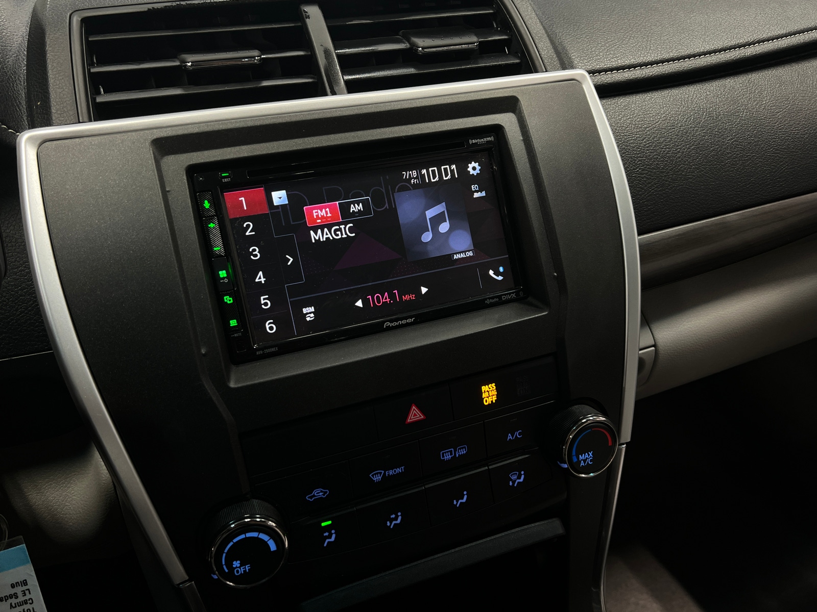 Thumbnail: 2017 Toyota Camry - 4