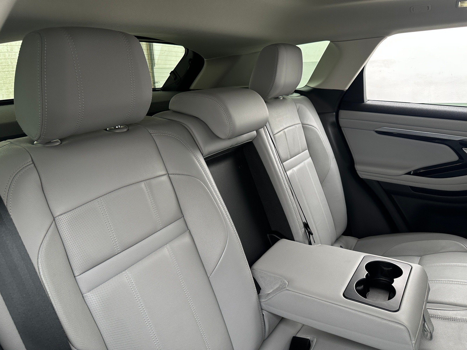 Thumbnail: 2020 Land Rover Range Rover Evoque - 5